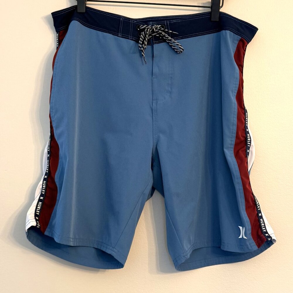 Hurley's Men's Blue and White Board Shorts